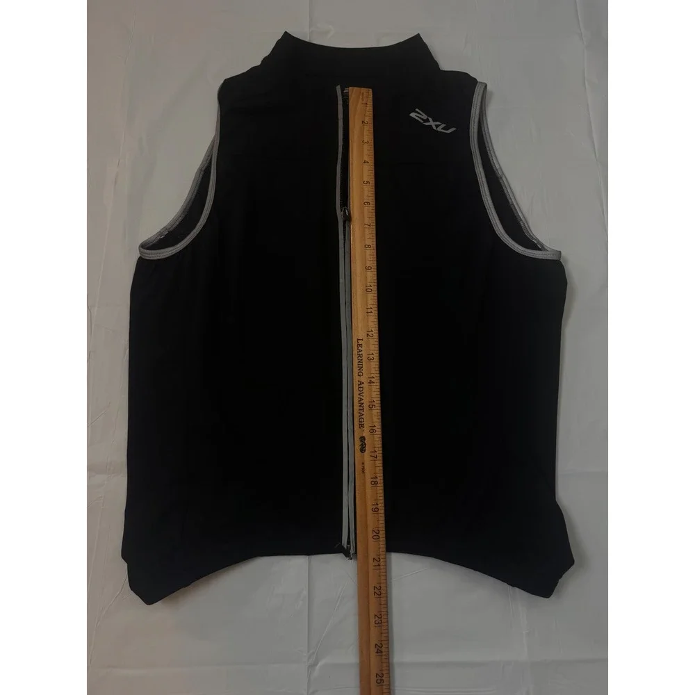 2XU Cycling Vest Black Reflective Full Zip Mesh Back Men's Size‎ Medium Workout